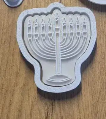 חותכן חנוכיה עם ידית להטבעה נוחה